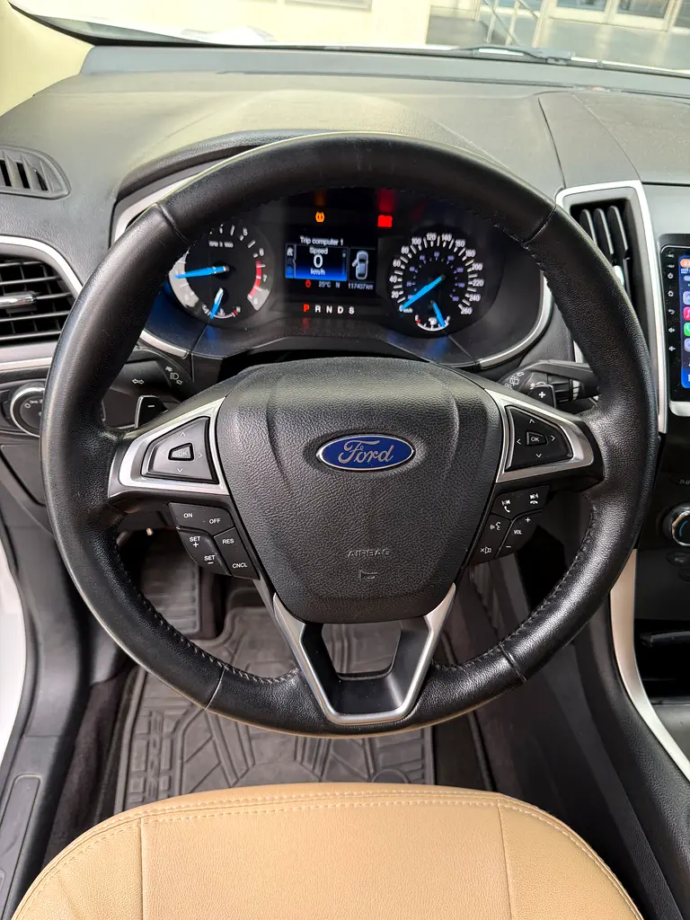 Ford Edge 2016 — photo 1 of 20
