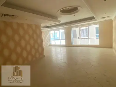 فكرة استثمارية ممتازة وبسعر ممتاز شقتين مفتوحات على بعض وبموقع راقي في امارة الشارقة منطقة المجاز 3 قناة القصباء و بمساحات واسعة وباطلالة عالية خلفية
