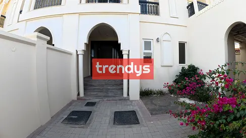 5Br+Maid | Spacious Villa | Prime Location in Al Manara
