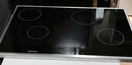 Miele built in electric ceramic top 75cm width in excellent condition