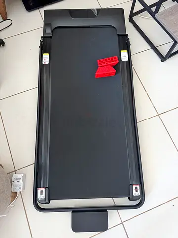 Foldable compact treadmill in good working condition