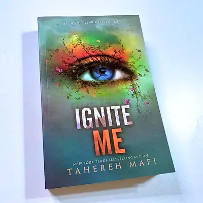 Ignite Me by Tahereh Mafi (Paperback)