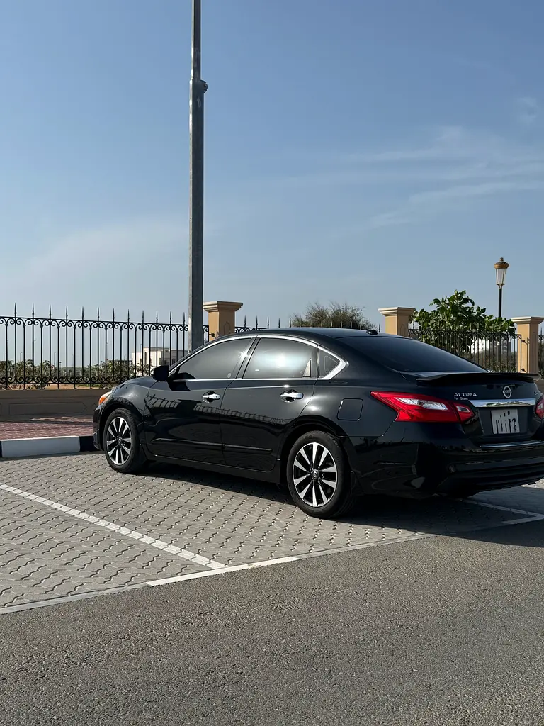 Nissan Altima 2016 — photo 1 of 1
