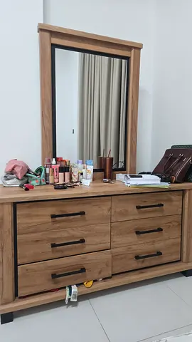 Wooden Bedroom Dresser with Mirror and 6 Drawers - Flawless Condition