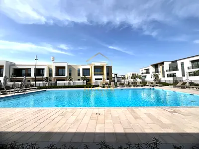 فيلا ميرا 4 من 3 غرف نوم | حديقة ذات مناظر طبيعية | شرفات متعددة