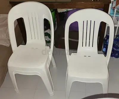 Set of 2 White Plastic Outdoor/Indoor Chairs - Lightweight and Stackable
