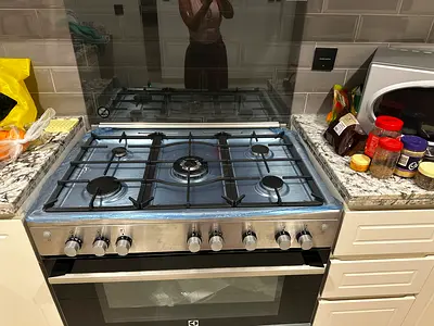 Stainless Steel Gas Cooker with Oven - 5 Burner, Good Condition