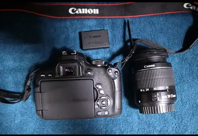 CANON 750D CAMERA.