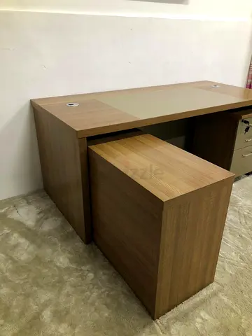L shape Office table with drawer