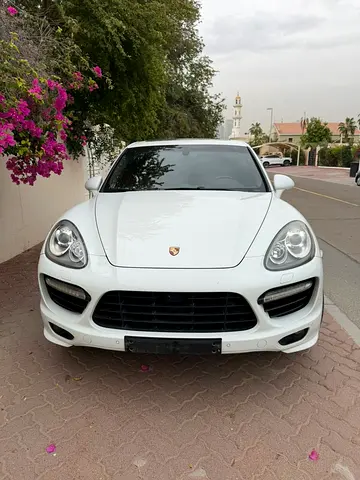 Porsche Cayenne Turbo 2013 - GCC Specs