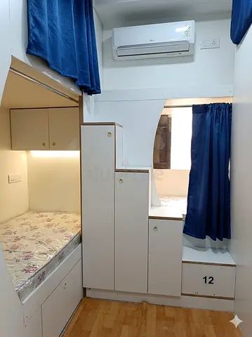 Executive Bedspace available near Al Rigga metro Diera for Kabayan, Asian, Mix, African Only Flat.