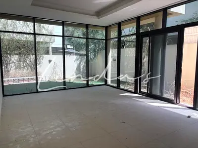 Exclusive |Vacant |Big plot size |Investor deal