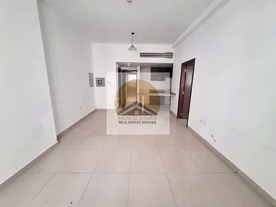 Very luxurious 1bhk apartment available close to bus stop