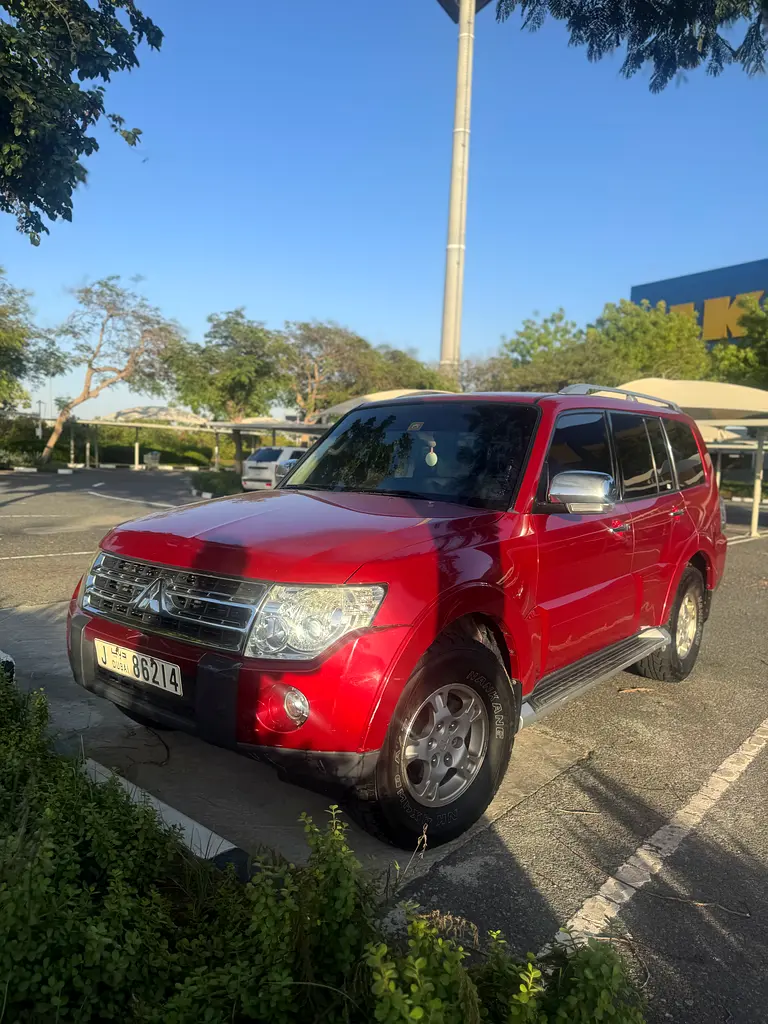 Mitsubishi Pajero 2009 — photo 1 of 10