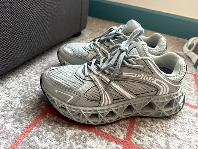 Dior shoes men B35 Nxxt Light grey athletic sneakers with unique lattice sole, size EU 41