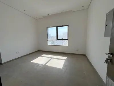 اول ساكن غرفة وصالة بمساحات اطلالة مفتوحة تشطيب حديث تكييف مركزي تقع علي الكورنيش موقع متميز قريب من جميع الخدمات