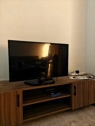 Slim LG LED TV in Good Working Condition - 32 inch (side view shown)