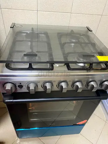 4-Burner Gas Cooker with Oven - excellent condition