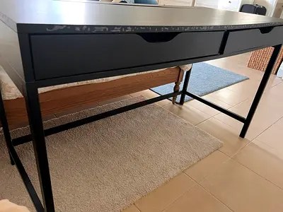 Should be collected Soon Prices Dropped Desk Dhs 250 Dropped to Dhs 150 L 132cm H 76cm D58cm Pleas