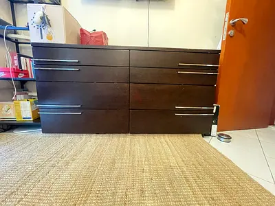 Dark Wood 6-Drawer Dresser / Chest in Good Condition