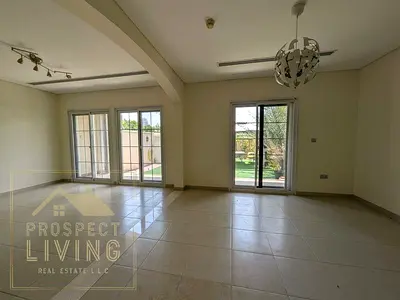 Upgraded | 3BR Townhouse |Available and Vacant | Excellent Location| Best Price