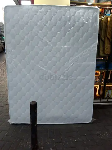 Queen size 160x200cm mattress.  Same day delivery available