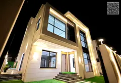Modern luxury five-bedroom villa with pool and roof