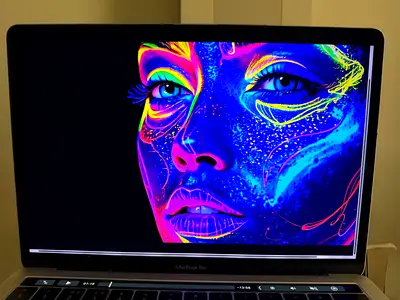 Apple MacBook Pro 13-inch (Silver) - Good Condition, Closed