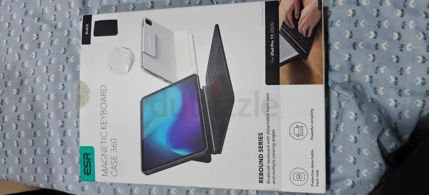 ESR Magnetic Keyboard Case B 360 for Tablet (like iPad) - open box