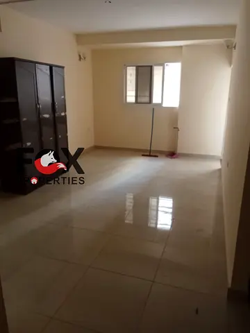 شقة غرفة وصالة في الراشدية 3  فرصة مميزة للسكن في موقع حيوي وقريب من جميع الخدمات، شقة بتصميم عملي ومساحات مناسبة توفر الراحة والاستقرار.