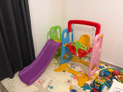 Kids 2-in-1 Plastic Slide and Swing Set -excellent Condition