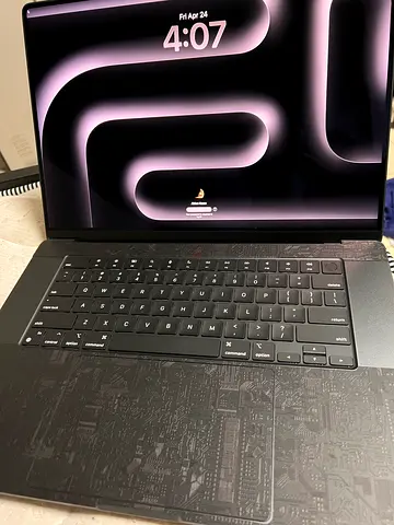 Slim high-performance laptop with patterned chassis (good condition)