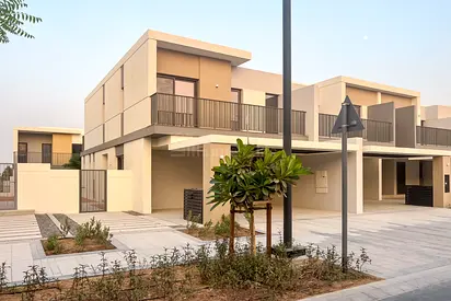 Single Row | Close to pool | Landscaped