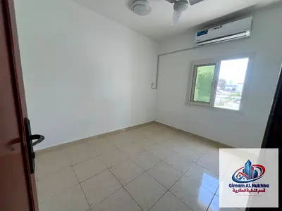 شقه للايجار السنوي في الشارقه بمنطقه الميسلون غرفه نوم كبيره مع صاله واسعه ببلكون باطلاله مفتوحه وتهويه واضاءة طبيعيه طول اليوم قريب من جميع الخدمات