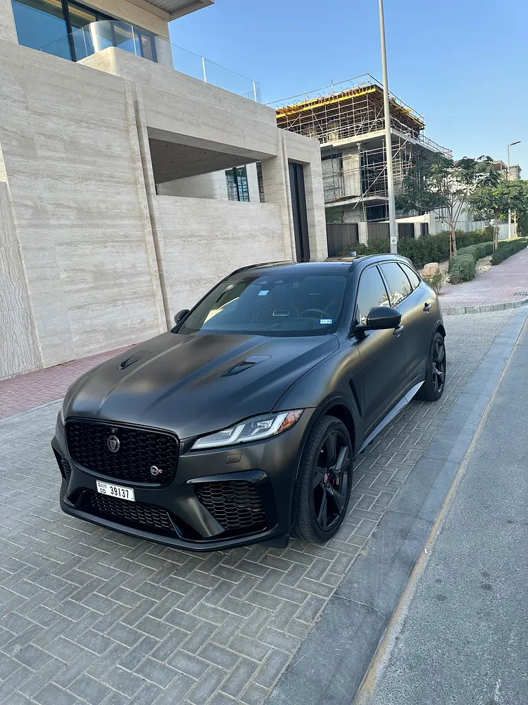 Jaguar F-Pace 2023 — photo 1 of 9