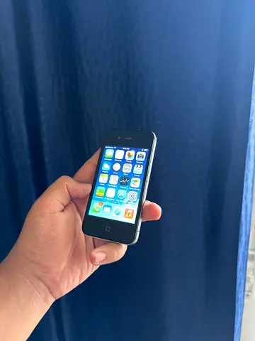 🔥 iPhone 4 – 6GB – Black ✨