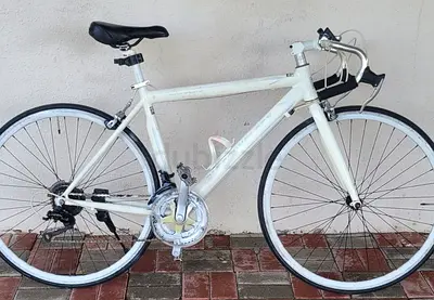 Used White Road Bike - 700c Lightweight Frame, Shimano Gears
