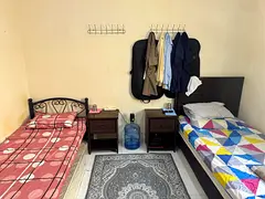 ROOM SHARING IN A STUDIO FLAT WITH 1 EXECUTIVE PERSON ONLY