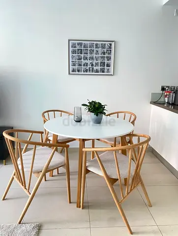 Round White Dining Table without the Chairs - Light Oak - Dubai south pick up