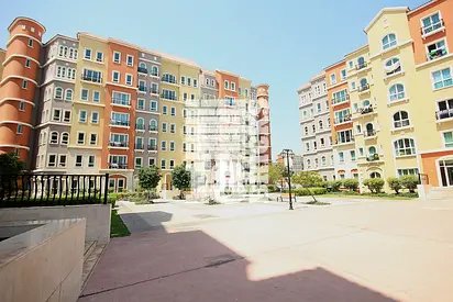 Vacant | 2 Bed + Store | Near Metro