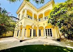 SINGLE ROW | PARK FACING | CORNER UNIT