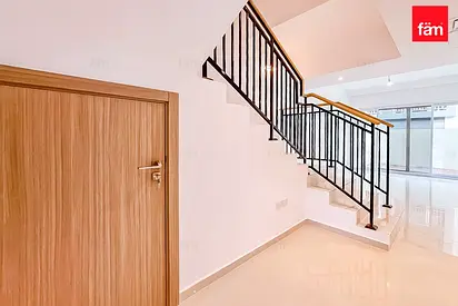 Brand New 3 Bed Spacious Layout Rooftop Access