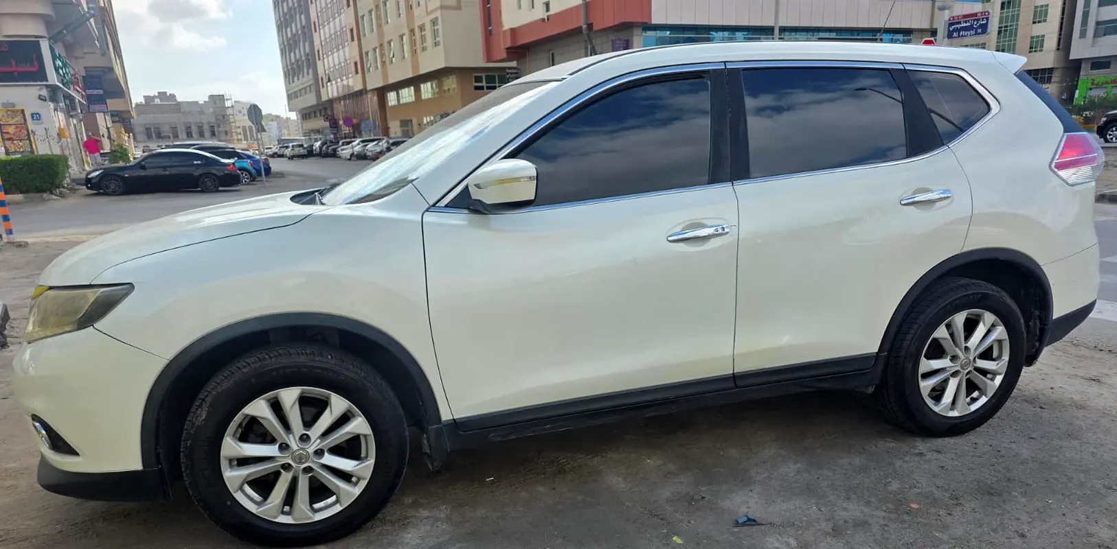 Nissan X-Trail 2016 — photo 1 of 5
