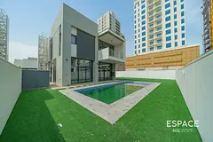 Private Pool | Big and Corner Plot