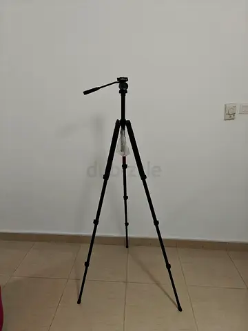 Celestron TrailSeeker 82050 Tripod Professional Camera Tripod with Carry Bag