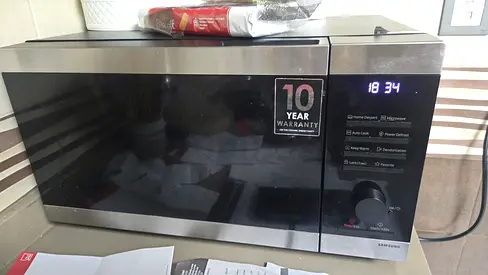 Samsung Countertop Microwave Oven - Stainless Steel, Flawless Condition