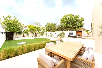 Fully Upgraded | 3 Bed + External Maids