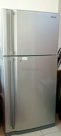Hitachi Double Door Refrigerator 600 Liters in very good working condition