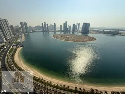 للبيع شقة في امارة الشارقة منطقة الخان اطلالة امامية علي كورنيش الممزر