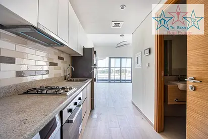 Furnished Pool View 48k Chiller Free Front of the metro